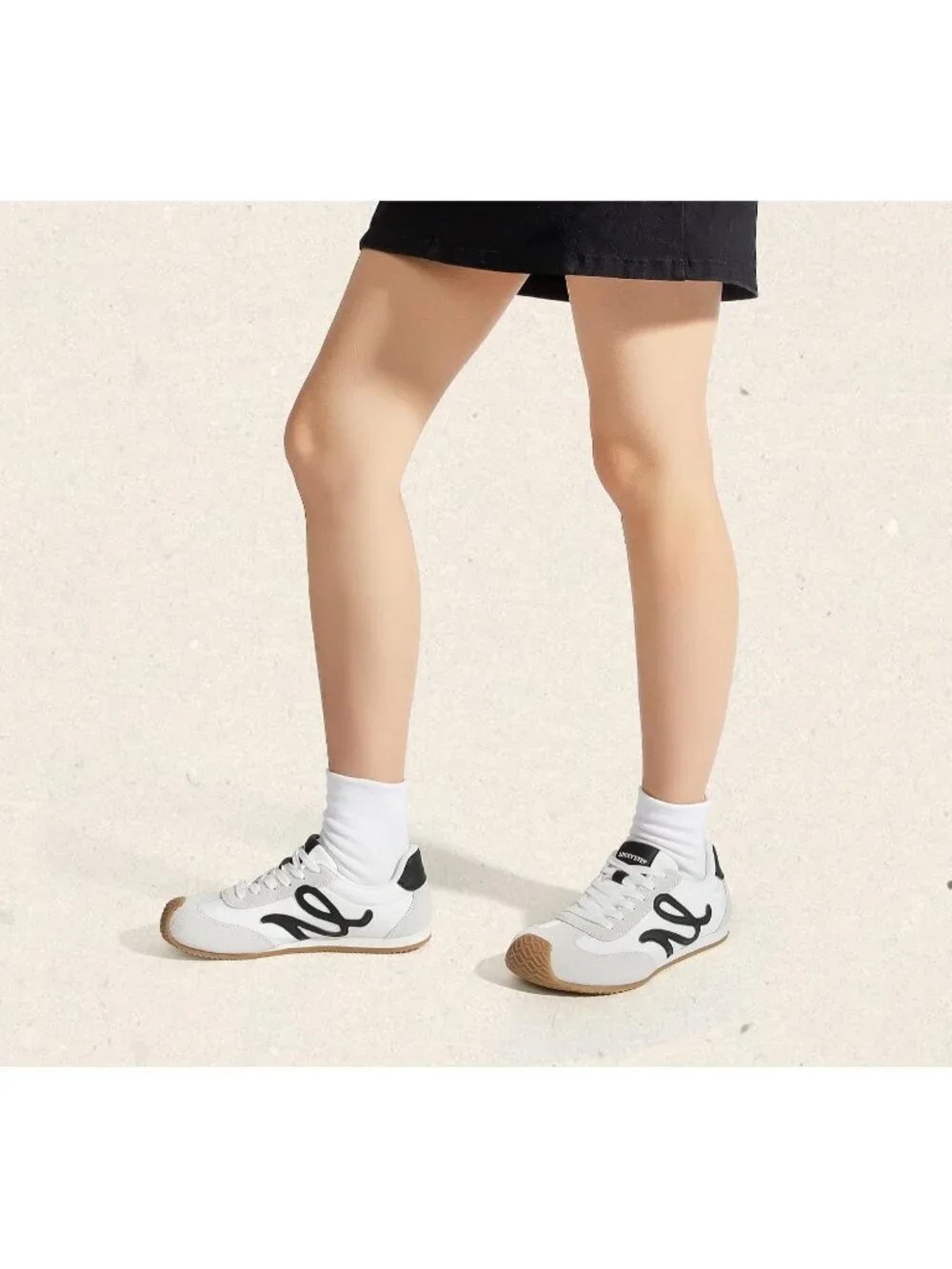 Women's White/Black Leather Comfortable Classic Casual Thin Sole Walking Sneaker